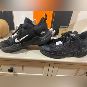 Youth Nike Giannis sneakers